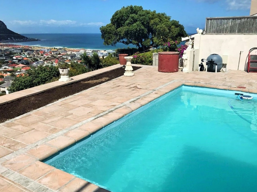 To Let 4 Bedroom Property for Rent in Fish Hoek Western Cape